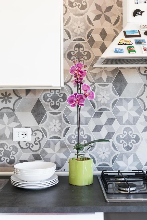 Galeria Home Apartments อันกุยลารา ซาบาเซีย ภายนอก รูปภาพ